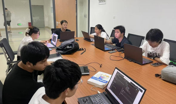 信息技术学院学子在“码蹄杯”省赛中斩获一金一银